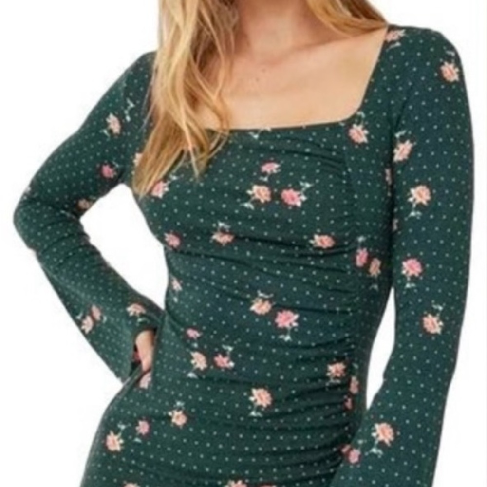 Chic Floral Long Sleeve Dress in Green